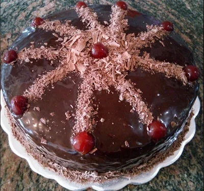 Torta fría de chocolate y cereza 