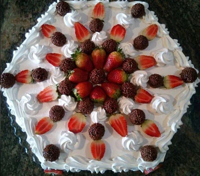 Torta fría de fresas y crema 
